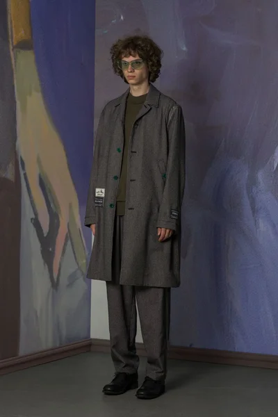 Look 11